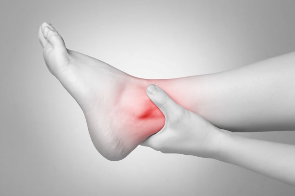 Nhận biết viêm khớp cổ chân